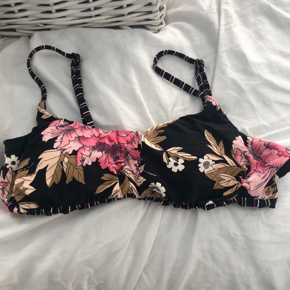 Billabong bikini top